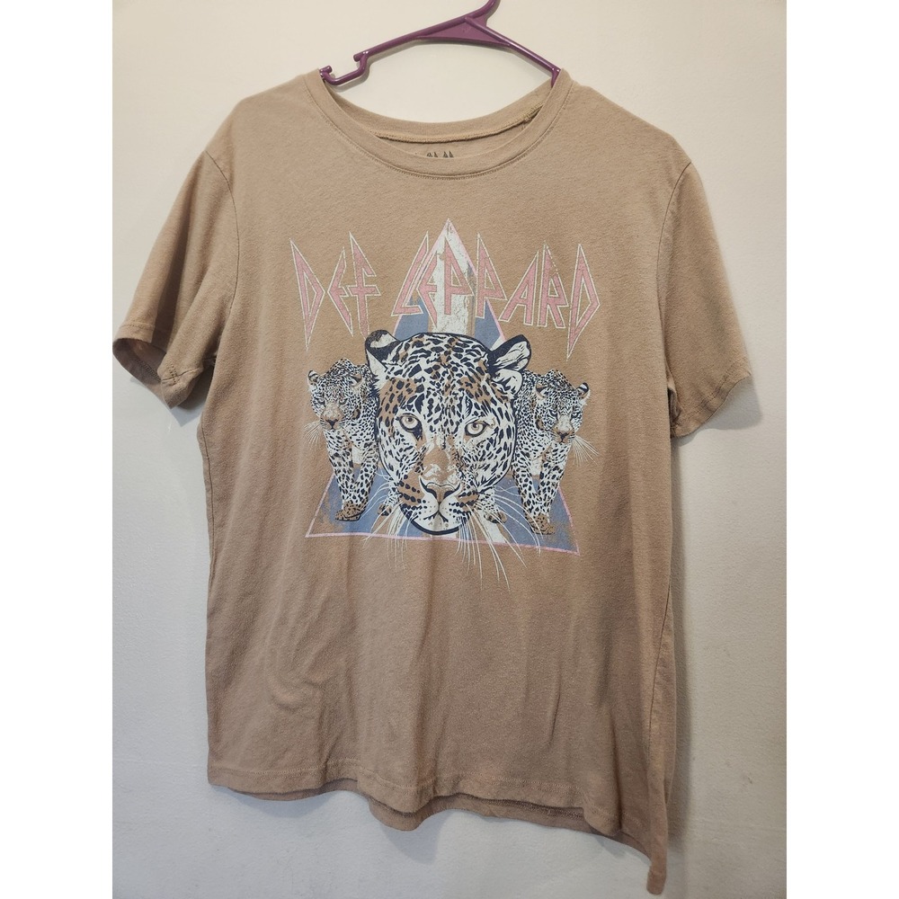 Def Leppard Graphic T-Shirt Tan Leopard Band Tee Small 4-6 Short Sleeve Cotton